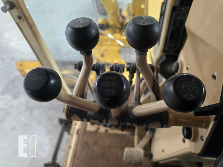 2007-caterpillar-140h-image-19