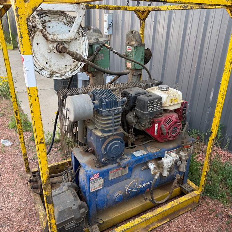 4.6’ x 4.6’ LINCOLN POWER MASTER 6 SERIES J 10K WP GREASE INJECTION PUMP W/ QUINCY MOD G213H30HCB COMPRESSOR