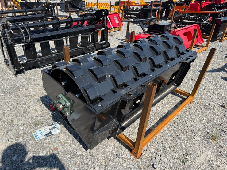 #2015-•-unused-future-59"-skid-steer-compactor-wheel-ktysl260438-inv#49450-image-2