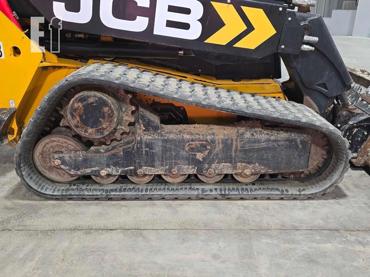 2022-jcb-3ts-8t-image-27