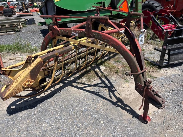 new-holland-256-image-3