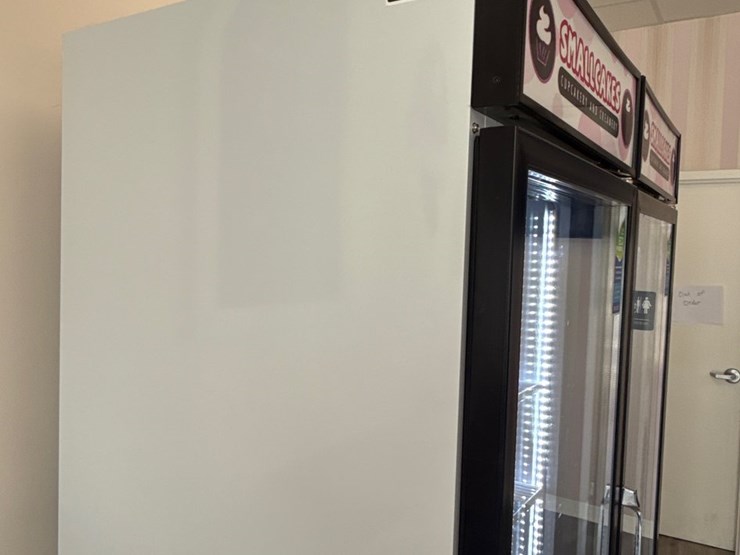 #7051-•-(1)-everest-refrigeration-emgr20-cooler-image-4