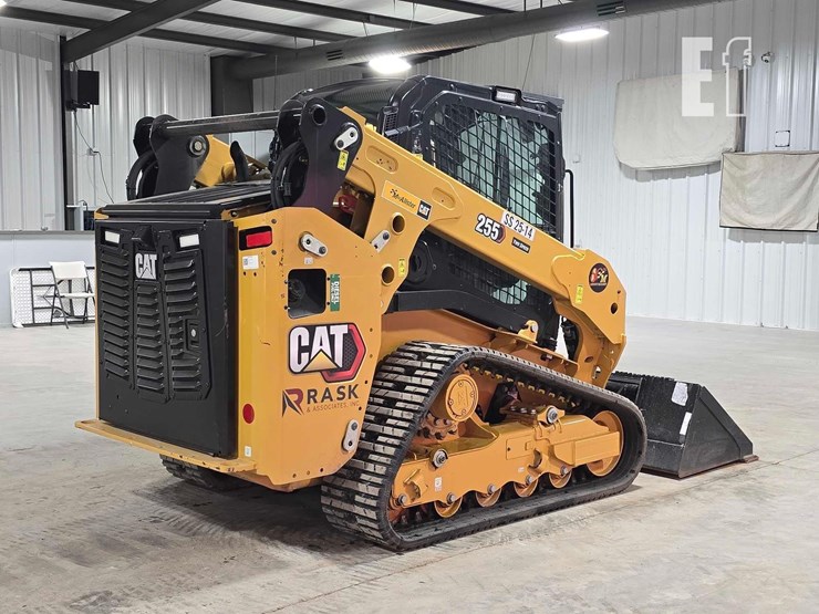 2025-caterpillar-255-image-3