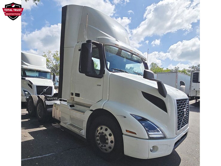 2022-volvo-vnr300-image-1