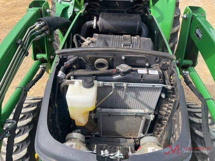 john-deere-3025e-utility-tractor-image-22