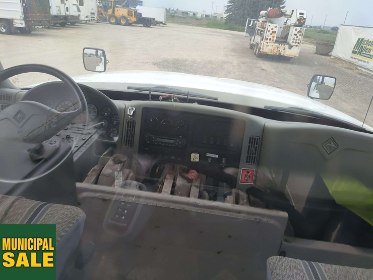 international-workstar-7400-image-31