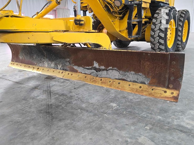 2004-caterpillar-120h-image-9