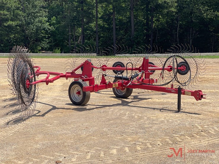2016-maschio-gaspardo-girasole-t8c-hay-rake-image-1