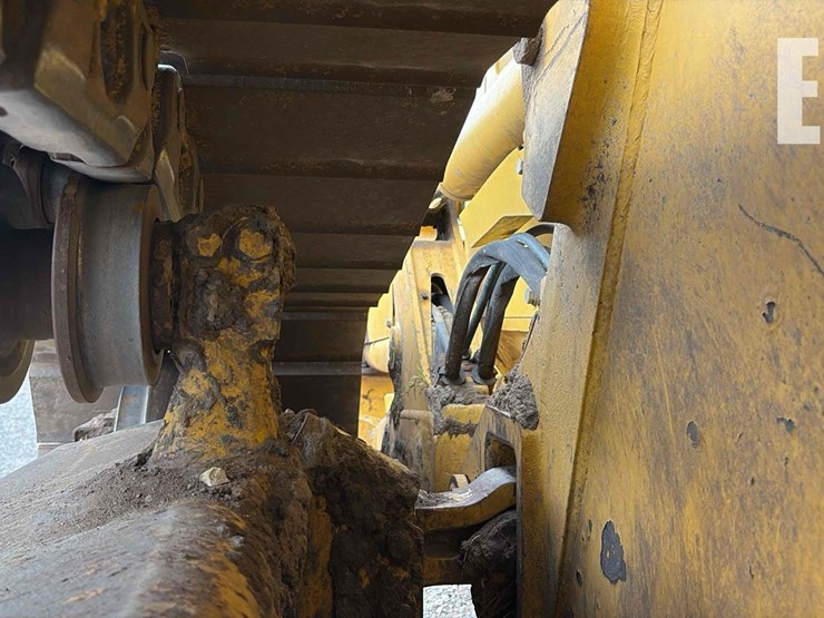2014-komatsu-d51pxi-22-image-31