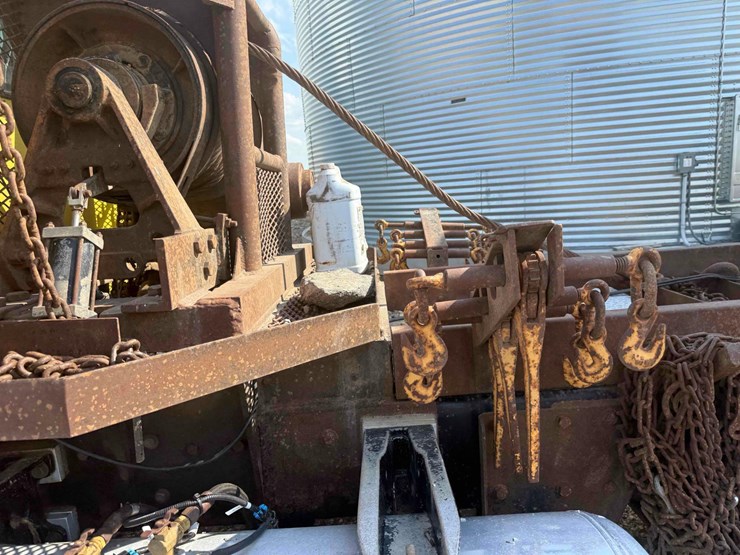1995-peterbilt-379-image-17