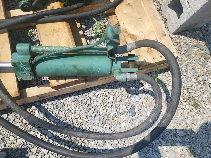 oliver-hydraulic-cylinder-w/hoses-image-3