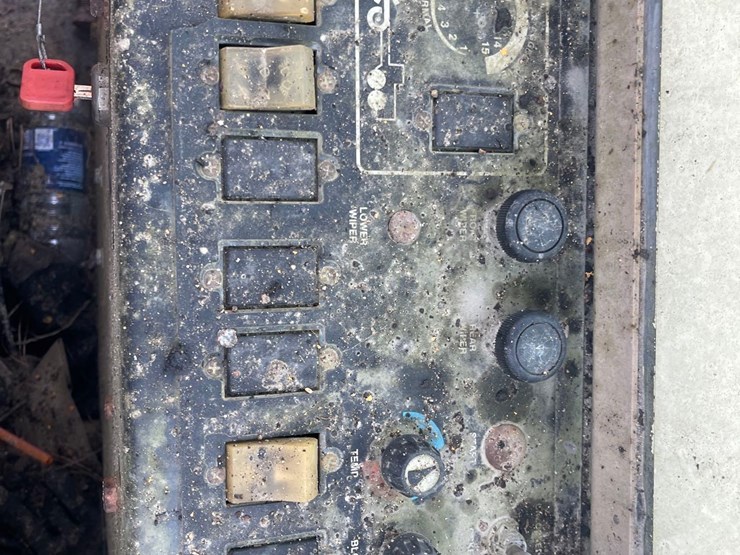 1994-deere-670b-image-22