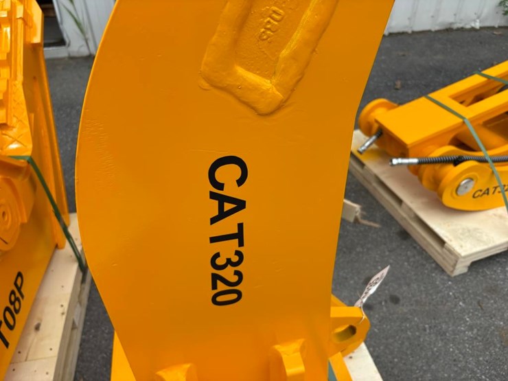 caterpillar-320-image-4