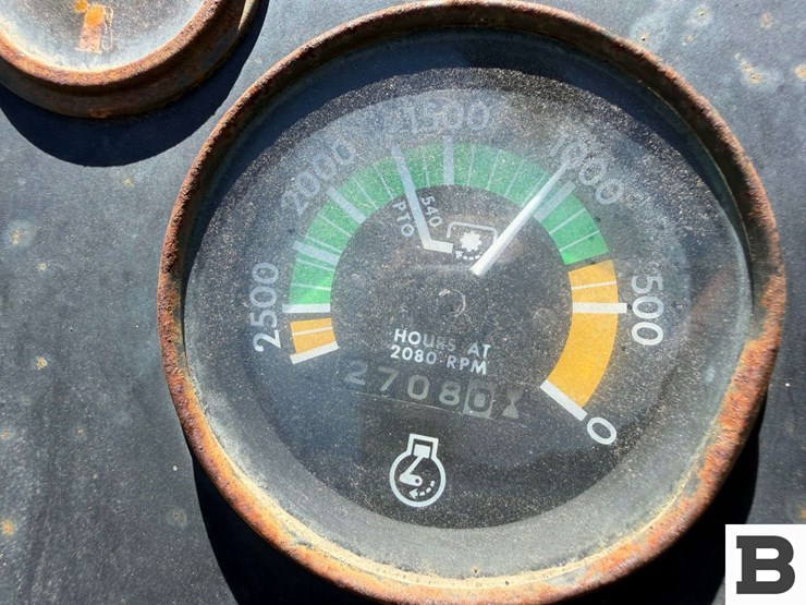 1975-massey-ferguson-235-image-32
