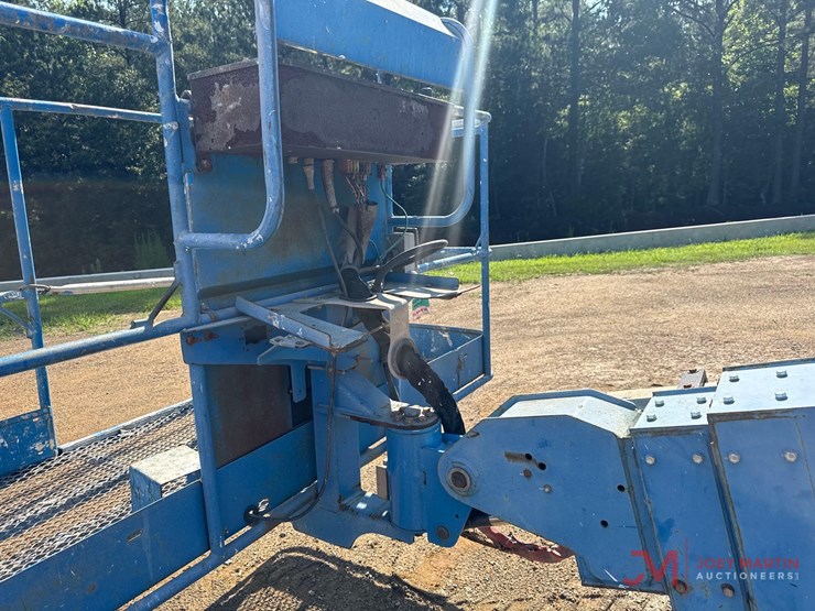 2016-genie-s-60x-boom-lift-image-11