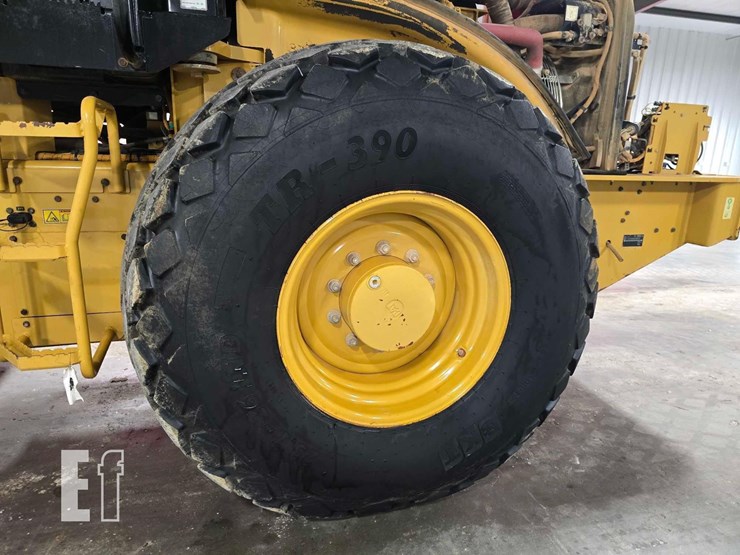 2016-caterpillar-cs56b-image-22