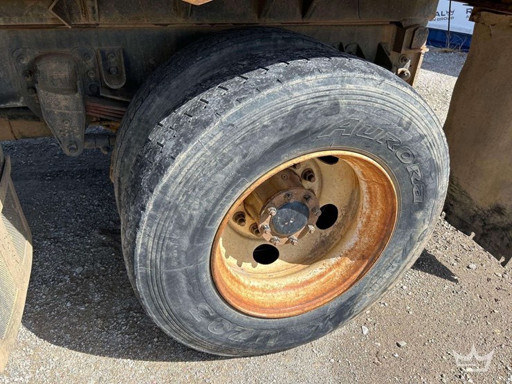 2009-kenworth-t300-s/a-dump-truck-image-28