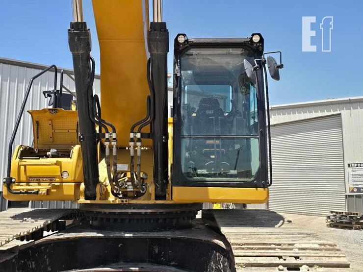 2024-caterpillar-340-image-14
