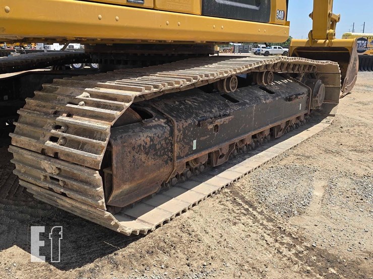 2024-caterpillar-340-image-39