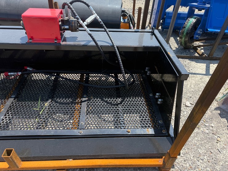 #2038-•-unused-future-vb79-vibrating-skid-steer-bucket-dzdd260472-inv#48836-image-5