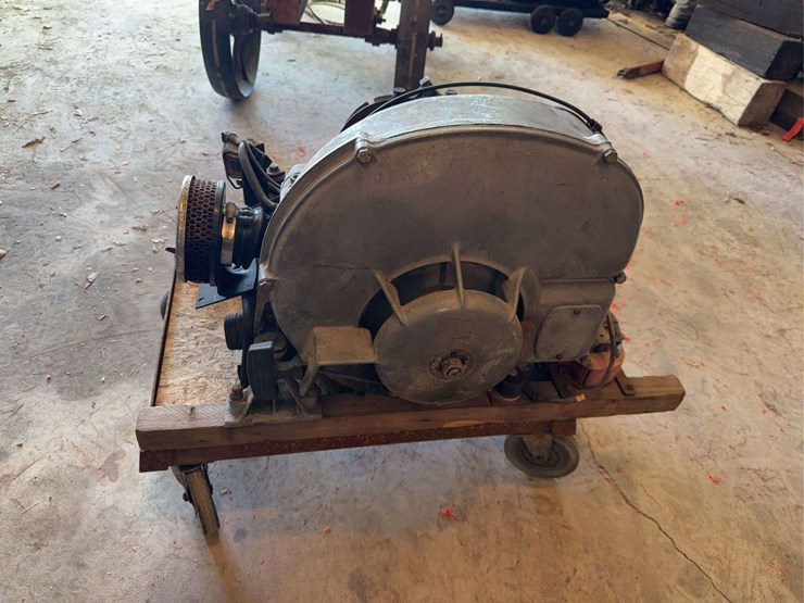 kiekhaefer-mercury-engine-image-1