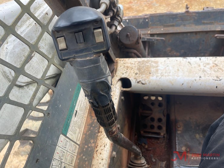 2002-bobcat-s250-skid-steer-loader-image-20