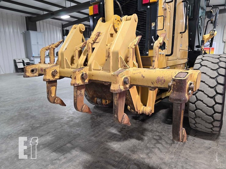 2010-caterpillar-160m-image-13
