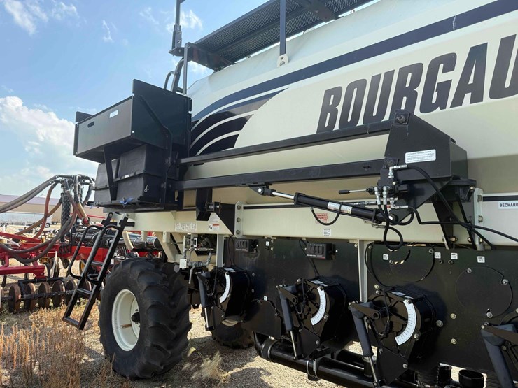 2006-bourgault-8710-air-seeder-image-52