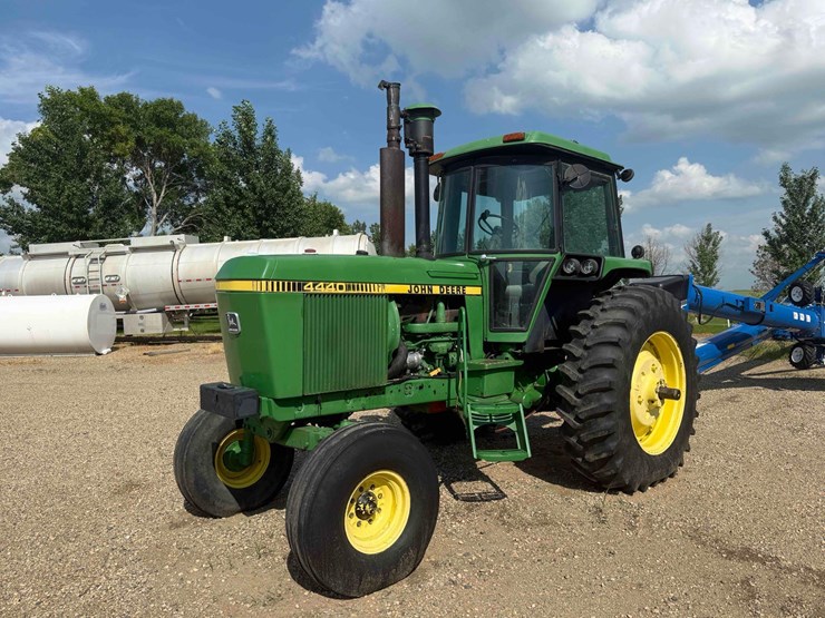 john-deere-4440-image-8