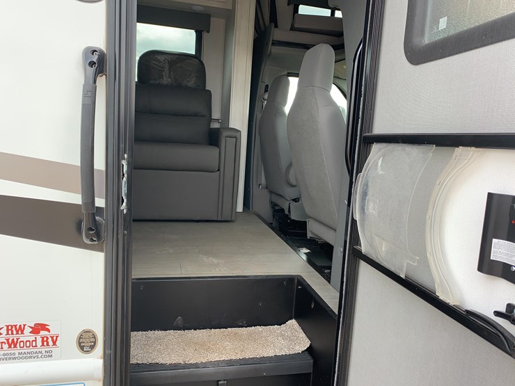 2024-east-to-west-entrada-motorhome-image-13