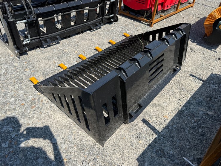#2028-•-unused-future-rb66-67"-skid-steer-rock-bucket-c-dyscd2605153-inv#49394-image-2