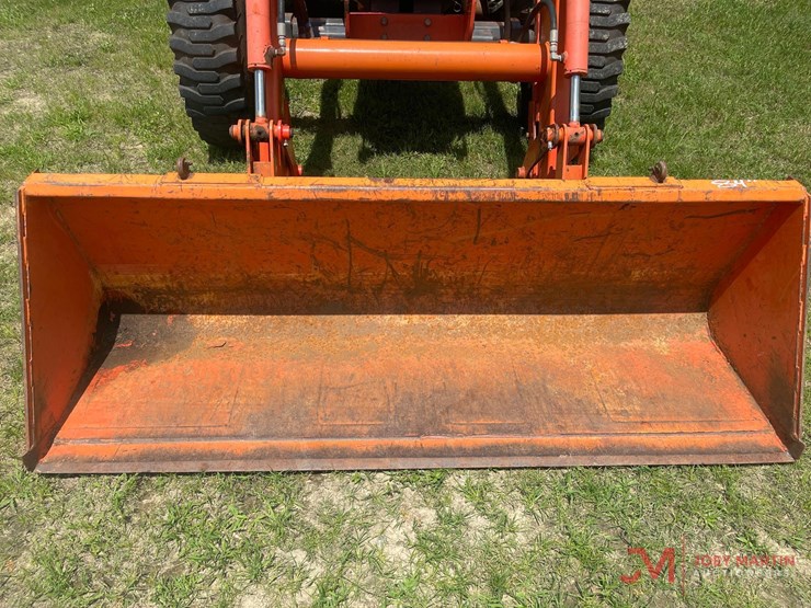 kubota-la1353-image-8