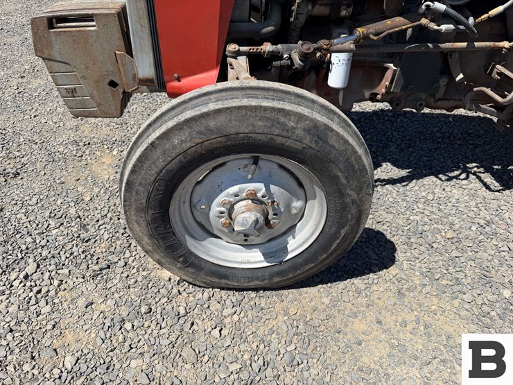 1975-massey-ferguson-235-image-10