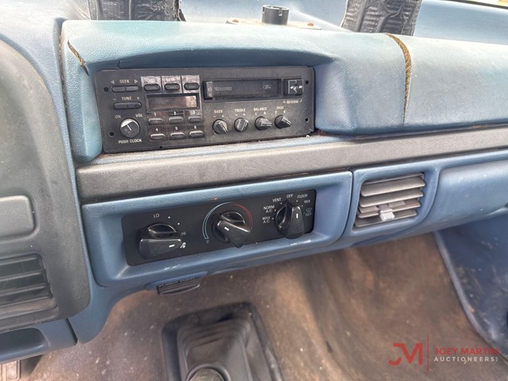 ford-f350-xl-image-16