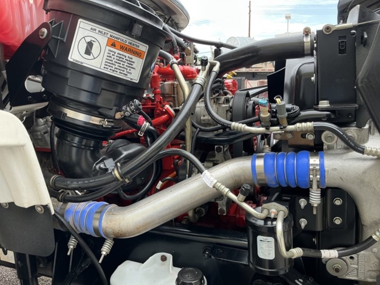 2016-freightliner-m2-106-image-31