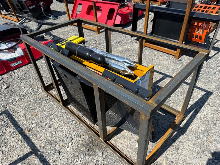 #2024-•-unused-agt-sshh680-skid-steer-hydraulic-hammer-sshh68026052301h-inv#51832-image-1