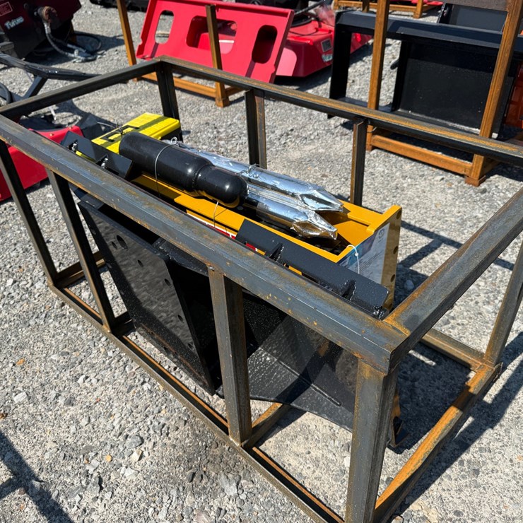 #2024 • Unused Agt Sshh680 Skid Steer Hydraulic Hammer SSHH68026052301H INV#51832