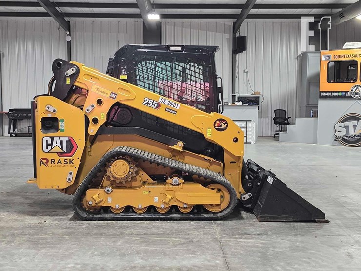 2025-caterpillar-255-image-6