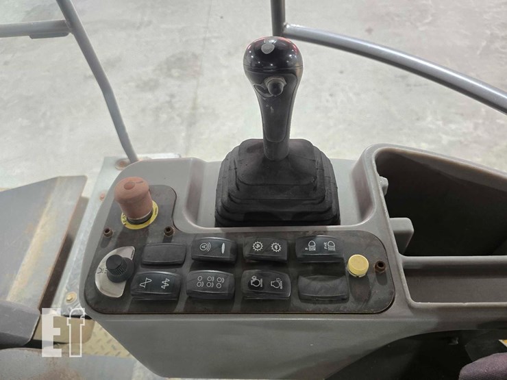 2014-volvo-dd120b-image-21