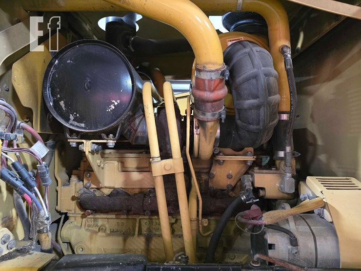 2004-caterpillar-120h-image-24