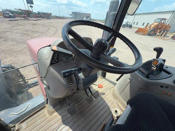 2006-case-ih-mxu135-image-26