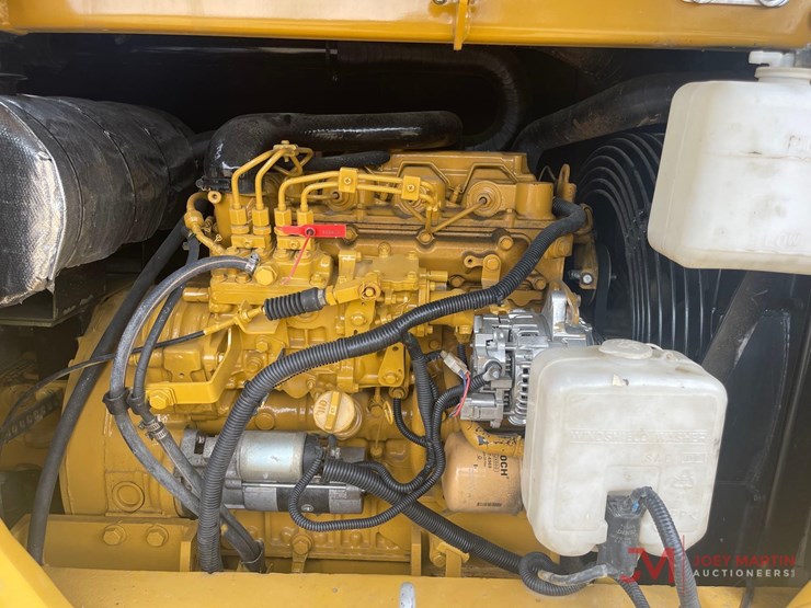 2016-caterpillar-307e2-image-15