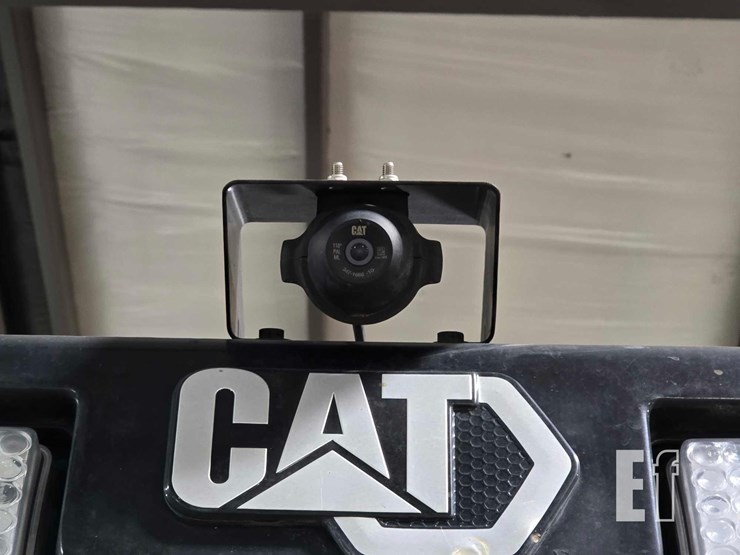 2022-caterpillar-140gc-image-26