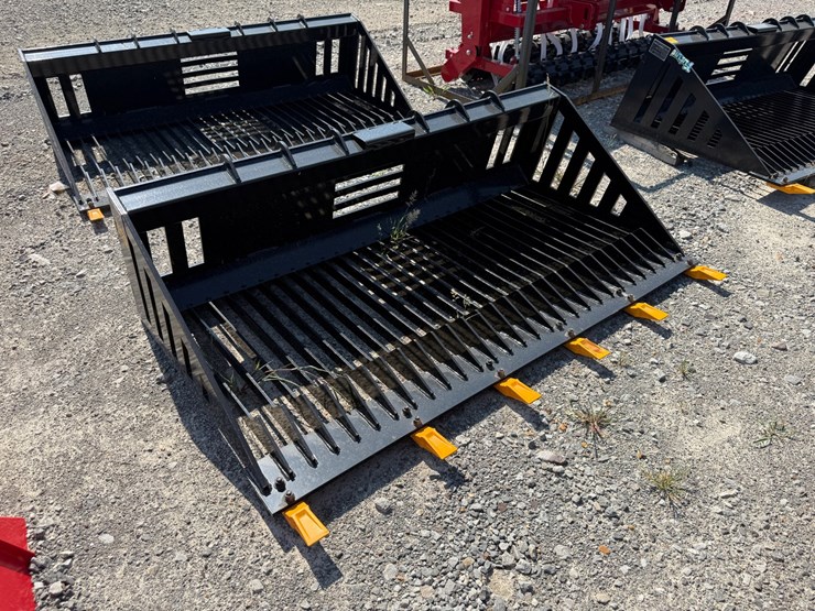 #2016-•-unused-future-fb66-skid-steer-rock-bucket-cdyscd205155-inv#48861-image-4