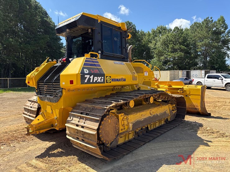 2024-komatsu-d71pxi-24-image-3