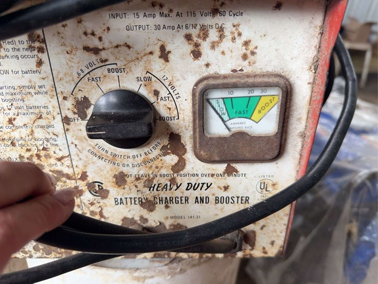 heavy-duty-battery-charger-and-booster-model-141-31-image-2