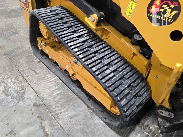 2025-caterpillar-255-image-35