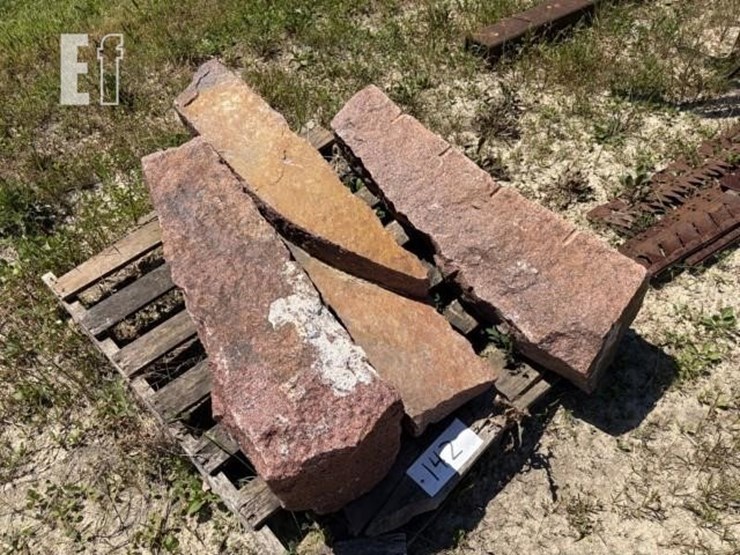 red-granite-stone-image-2