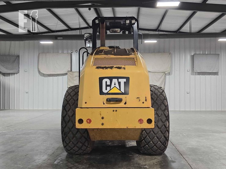 2016-caterpillar-cs56b-image-8