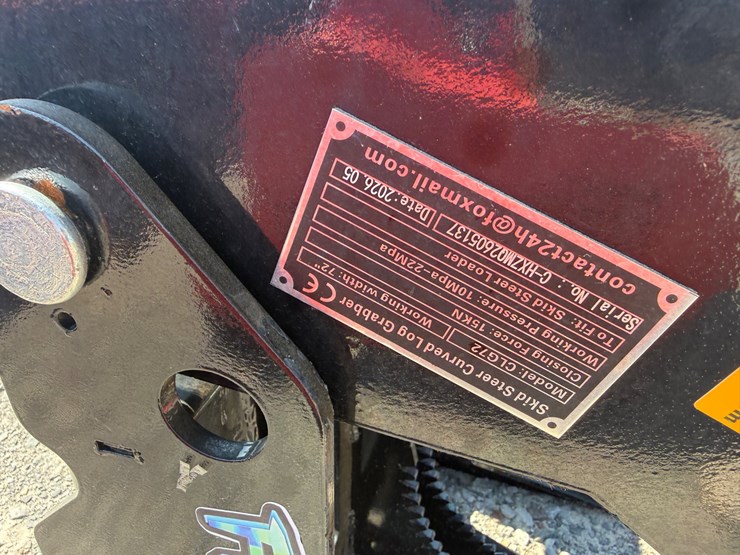 #2031-•-unused-future-clg72-skid-steer-curved-log-grabber-chxmq2605137-inv#48872-image-5